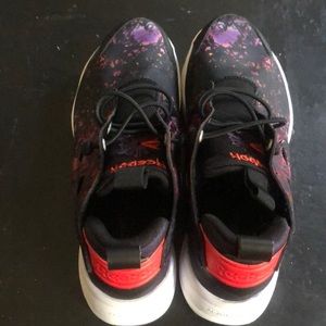 Reebok Furylite in black/fuchsia